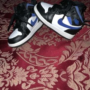 Infant 4c Nike shoes used but look new 40$ No box